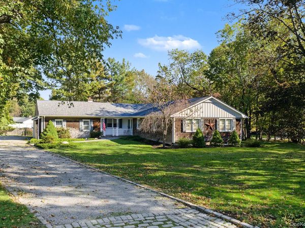 9 Great Oak Road , Saint James, NY 11780