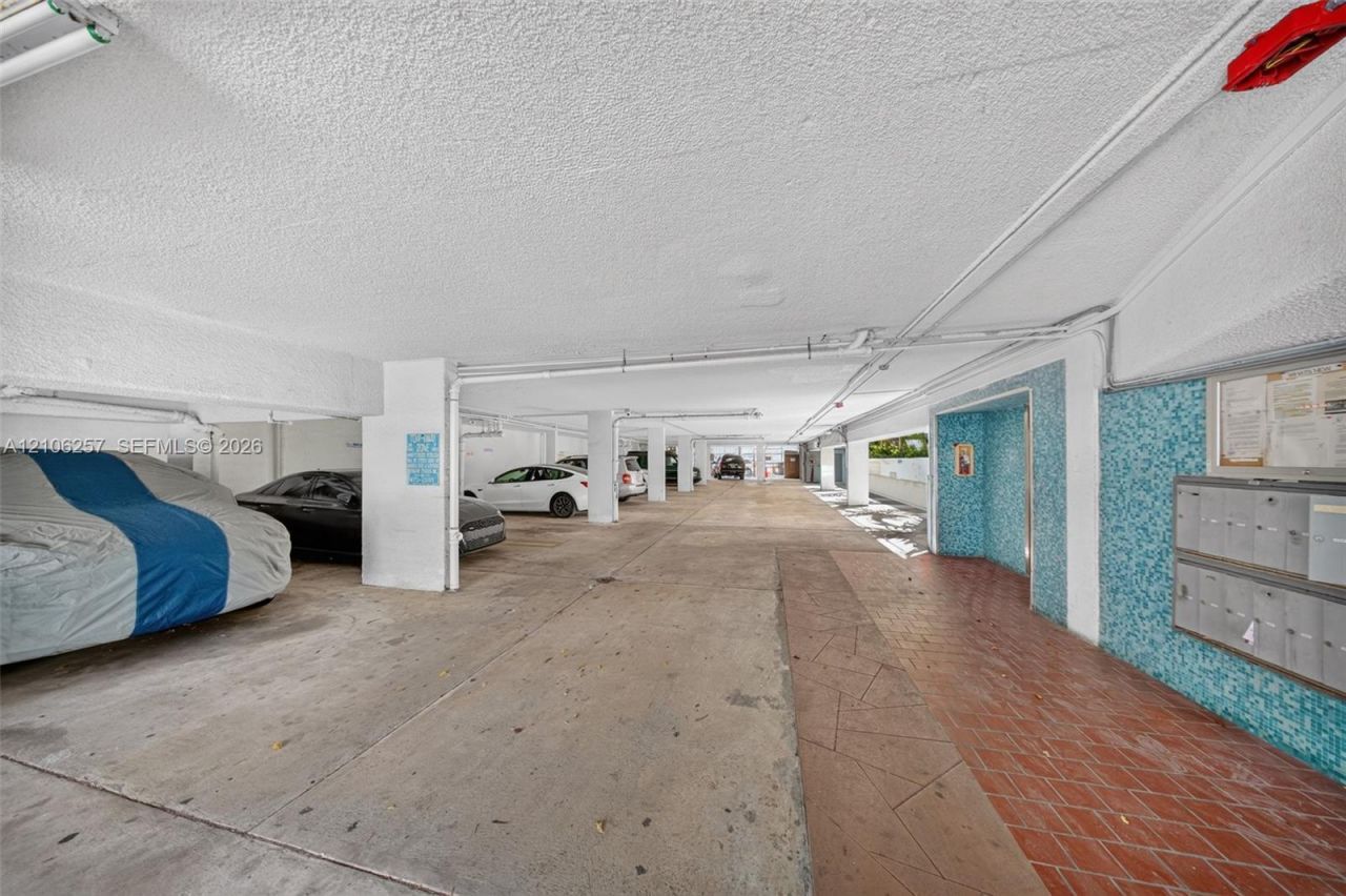 335 Collins, Unit 203, Miami Beach, FL 33139 Photo