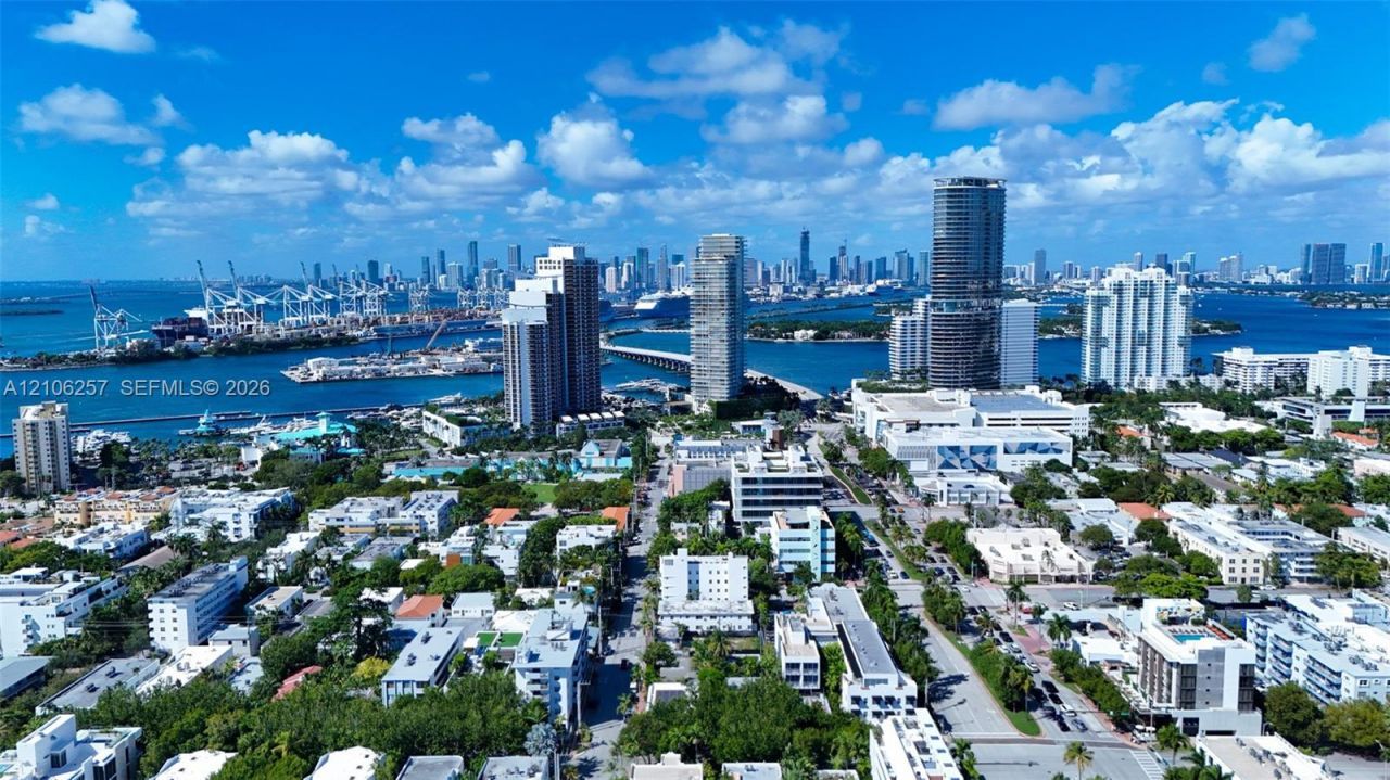 335 Collins, Unit 203, Miami Beach, FL 33139 Photo