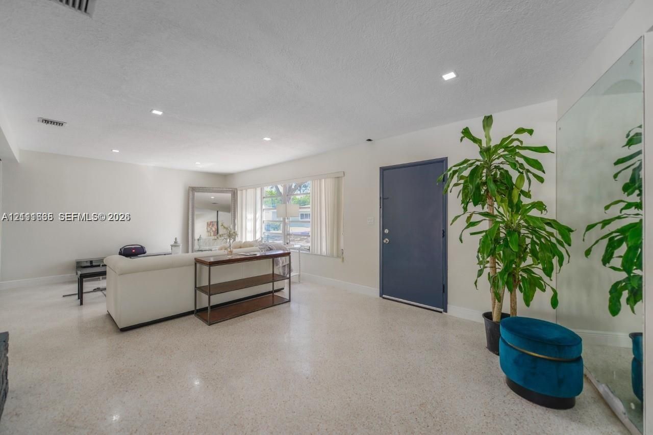 12520 NE Miami Pl , North Miami, FL 33161 Photo