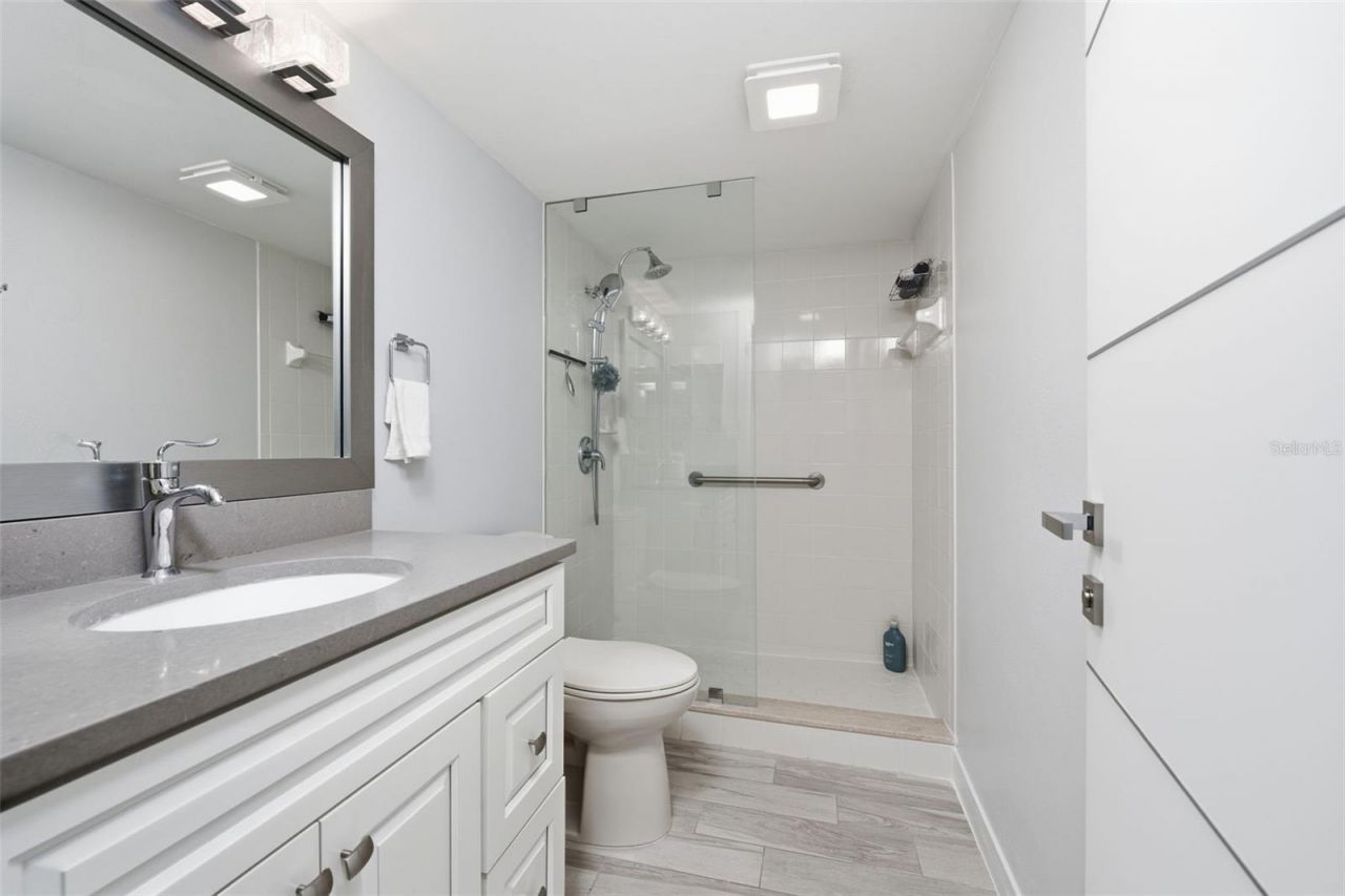 101 S Gulfstream Avenue , Unit 5G, Sarasota, FL 34236 Photo