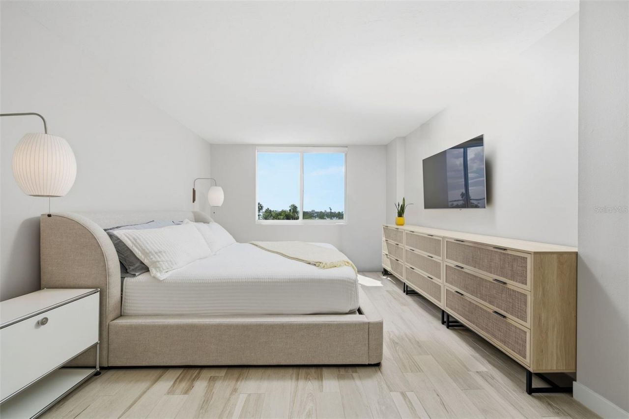 101 S Gulfstream Avenue , Unit 5G, Sarasota, FL 34236 Photo