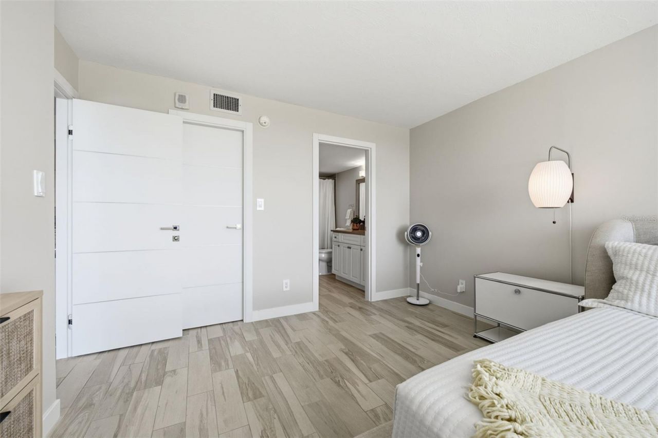 101 S Gulfstream Avenue , Unit 5G, Sarasota, FL 34236 Photo