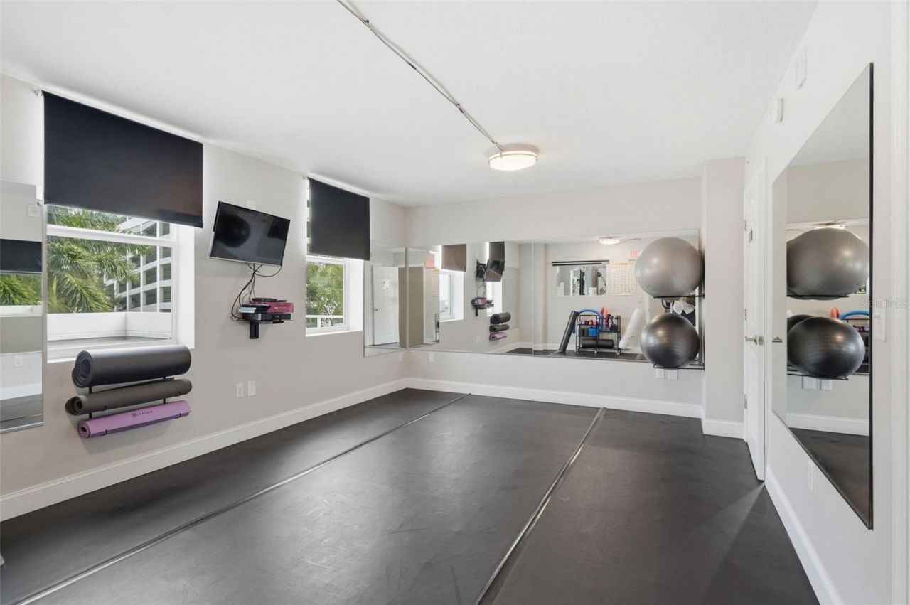 101 S Gulfstream Avenue , Unit 5G, Sarasota, FL 34236 Photo