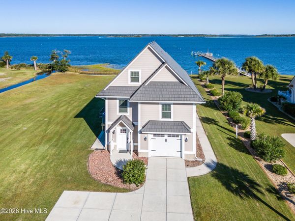 275 Riverside Drive, Sneads Ferry, NC 28460