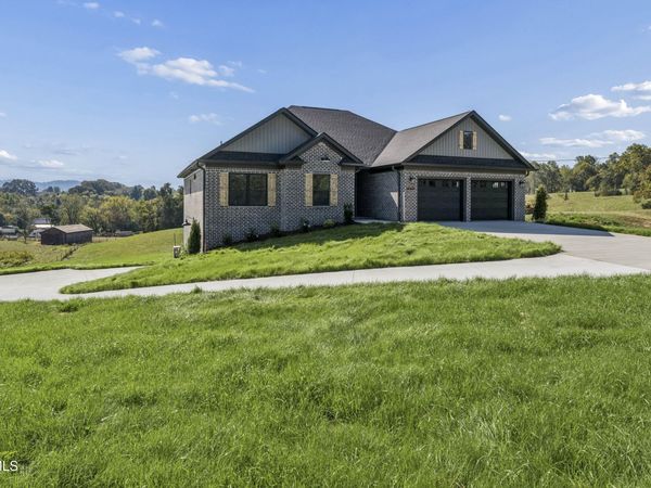 677 Douglas Shed Road, Johnson City, TN 37615