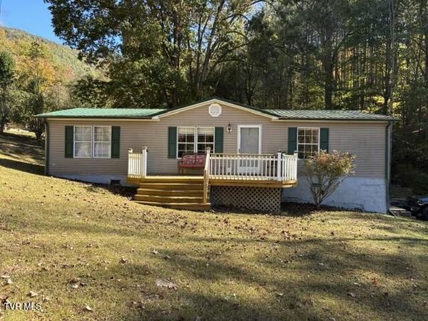 6218 Lake Road, Big Stone Gap, VA 24219
