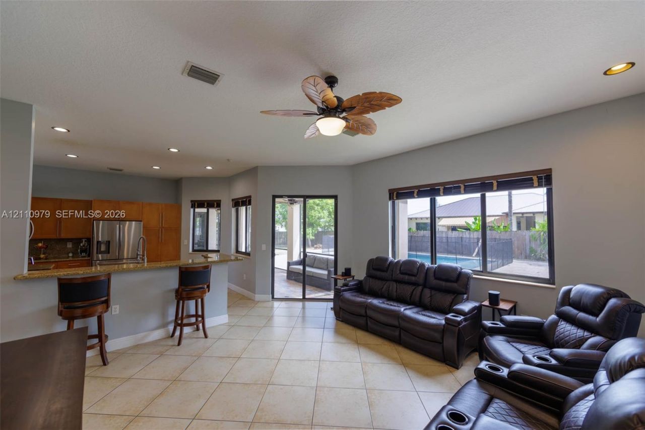 32007 SW 207th Ave, Homestead, FL 33030 Photo
