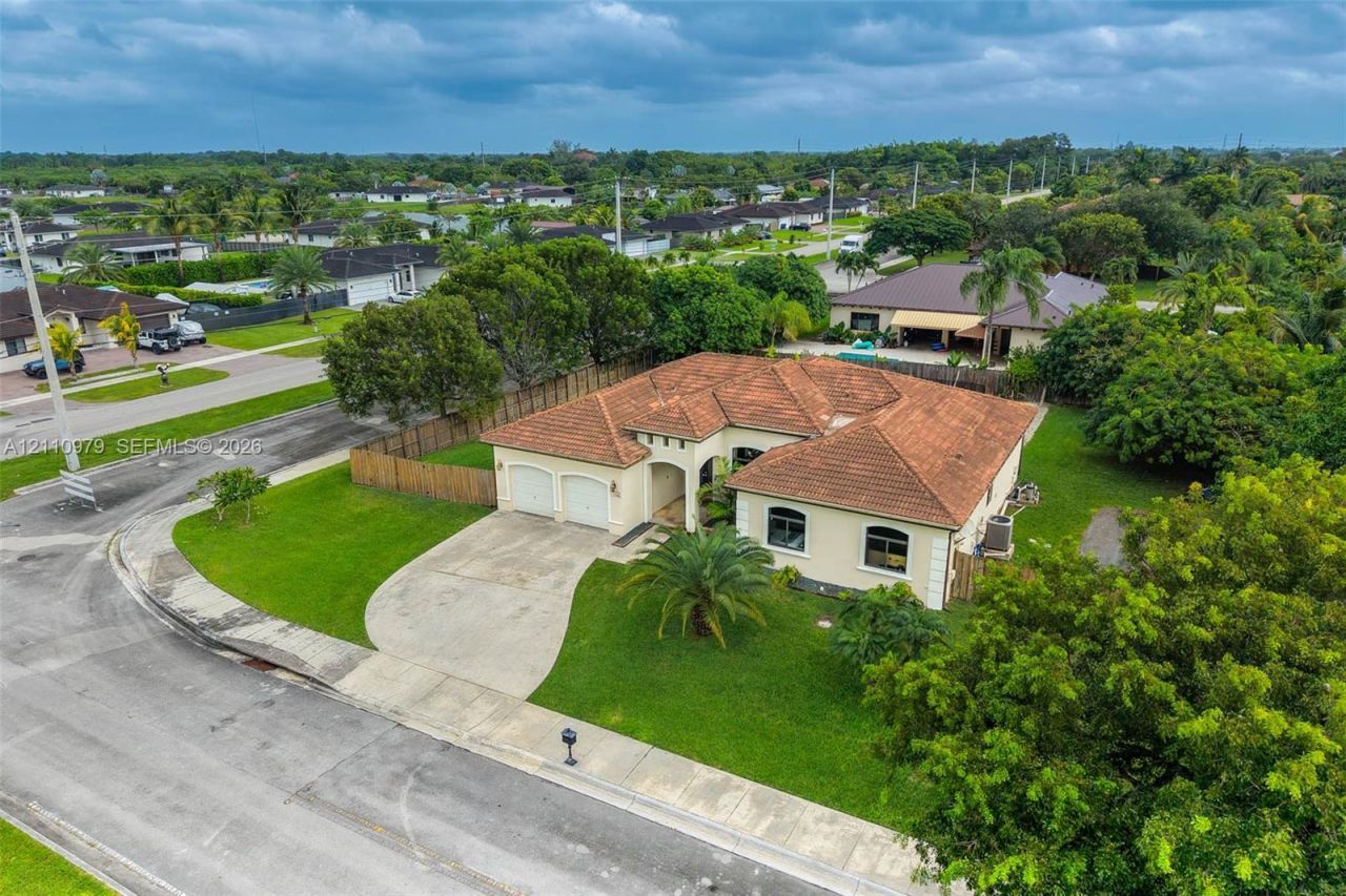 32007 SW 207th Ave, Homestead, FL 33030 Photo