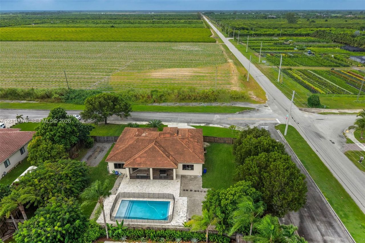 32007 SW 207th Ave, Homestead, FL 33030 Photo