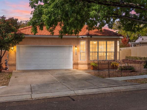 7509 Palomas Park Avenue NE, Albuquerque, NM 87109
