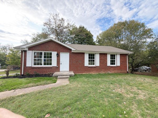 1816 Apex Dr, Clarksville, TN 37040