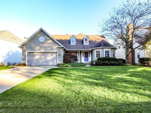 3015 Woodcrest Drive, Fairlawn, OH 44333