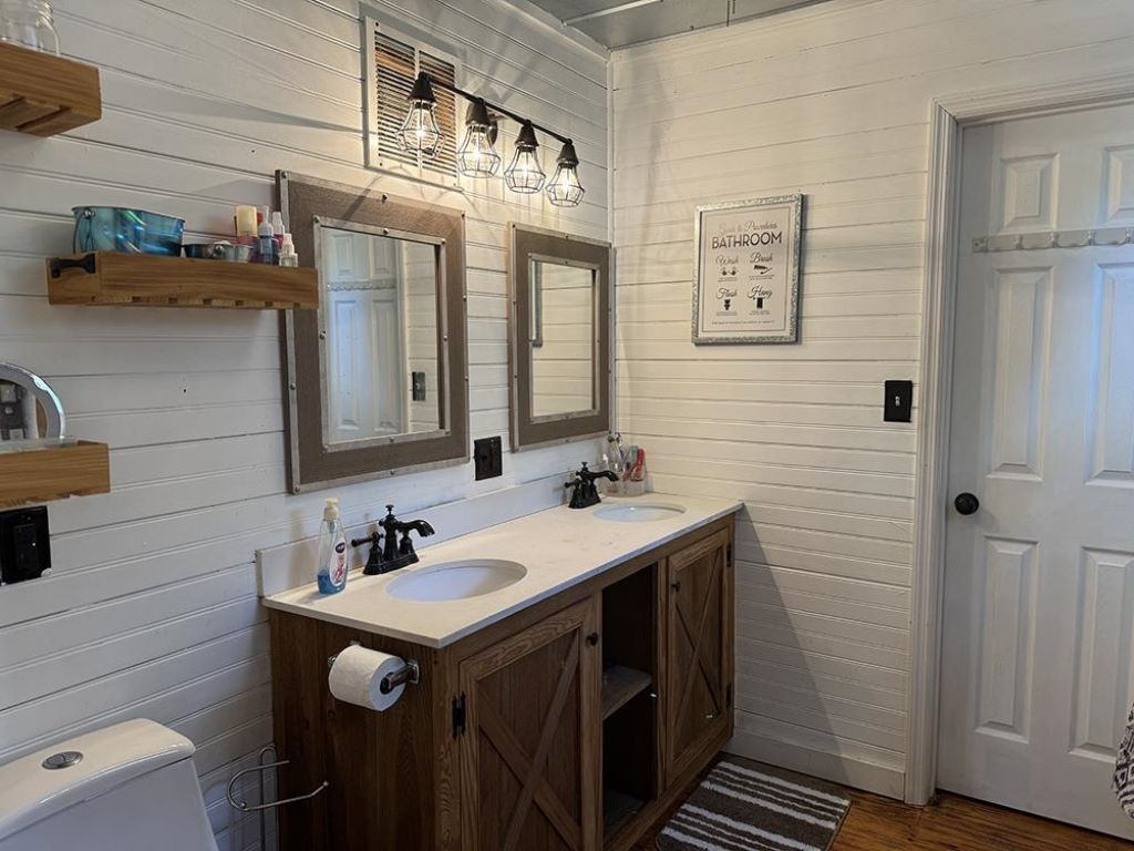 2414 Gilchrist Rd. Photo 22