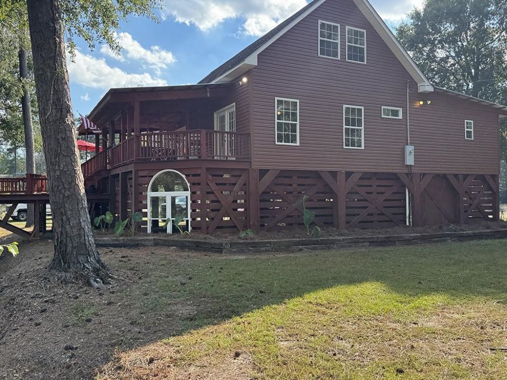 2414 Gilchrist Rd. Photo 4