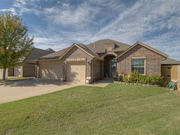 11717 SW 22nd Terrace, Yukon, OK 73099