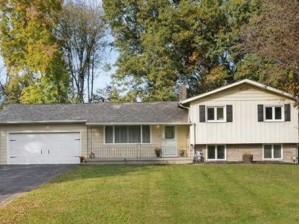 195 Gunarh Drive , Akron, OH 44319