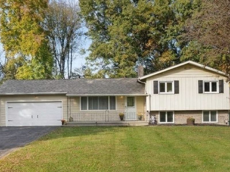 195 Gunarh Drive, Akron, OH 44319 Photo 1