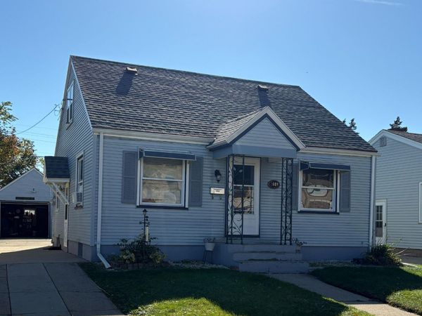 2609 Gillen St, Racine, WI 53403