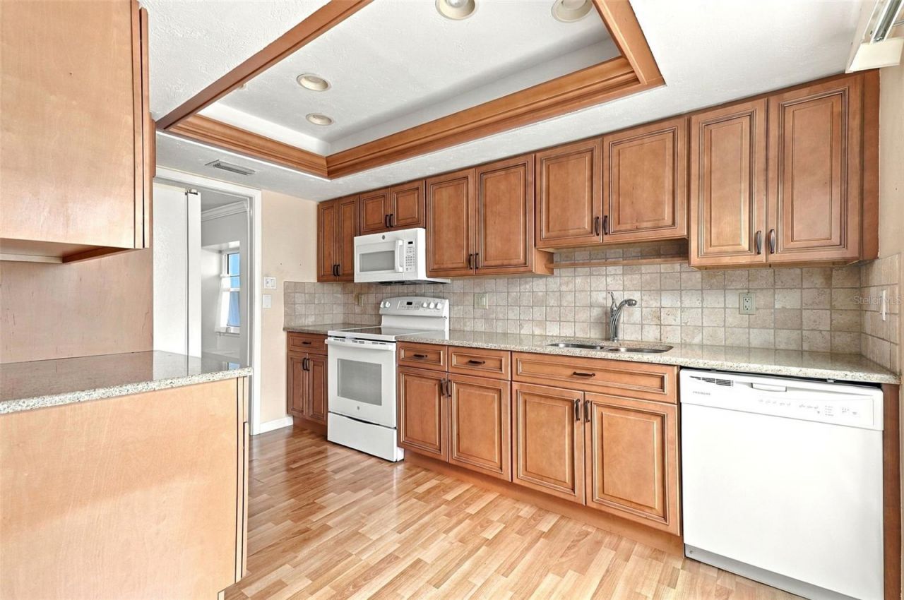 6272 Green View Cir , Unit 114, Sarasota, FL 34231 Photo