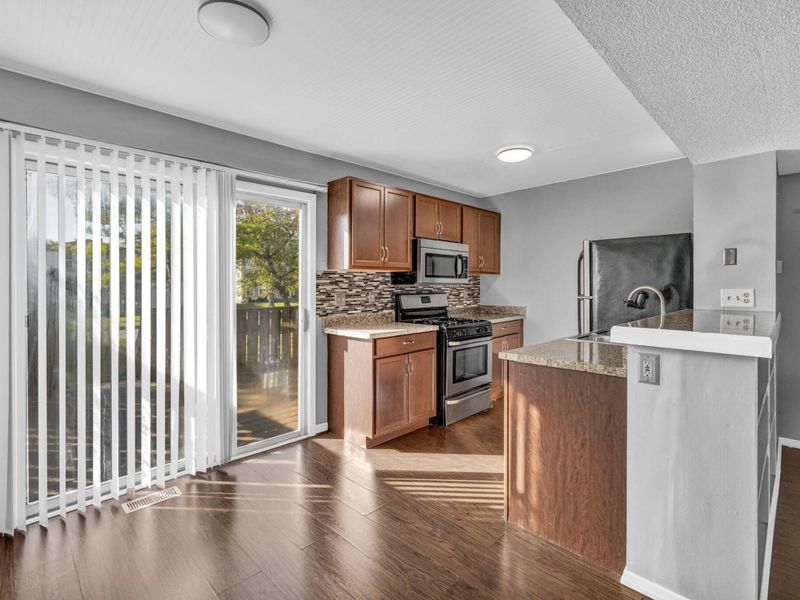 4975 Stoneybrook Boulevard, Unit 14E, Hilliard, OH 43026 Photo 10