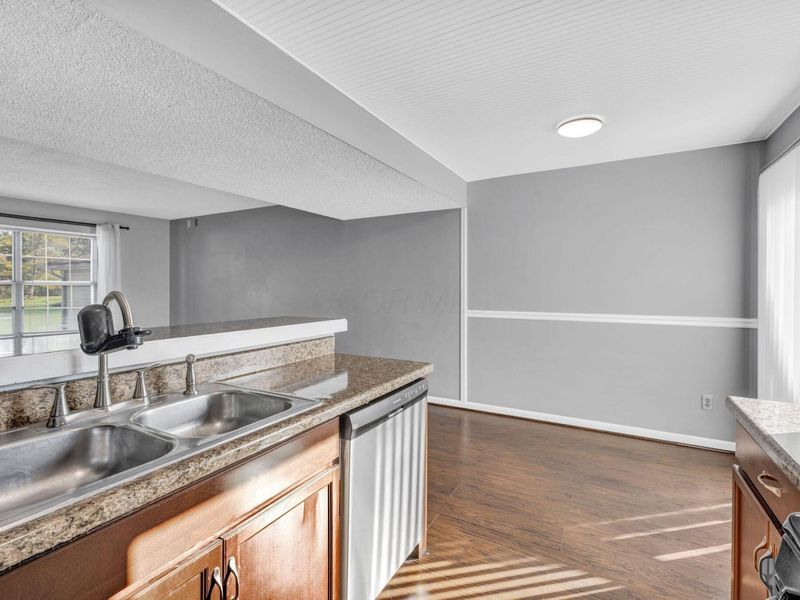 4975 Stoneybrook Boulevard, Unit 14E, Hilliard, OH 43026 Photo 12