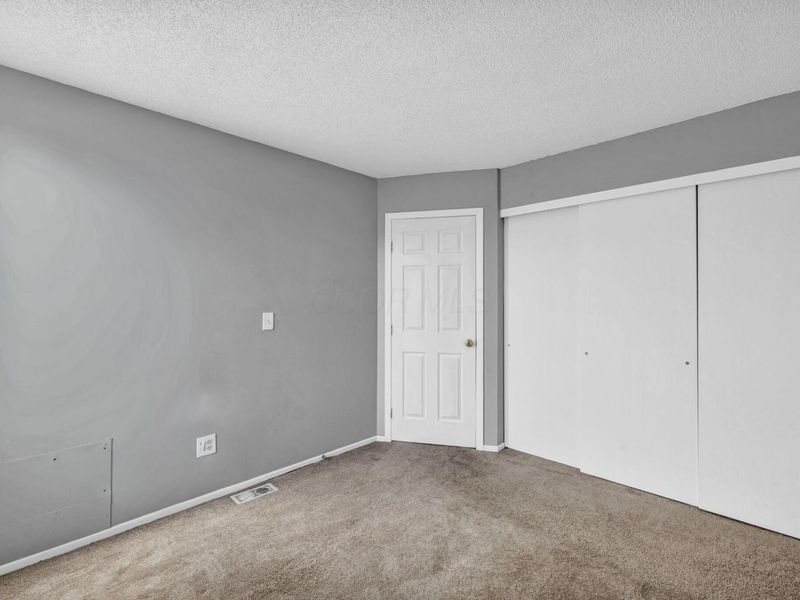 4975 Stoneybrook Boulevard, Unit 14E, Hilliard, OH 43026 Photo 16
