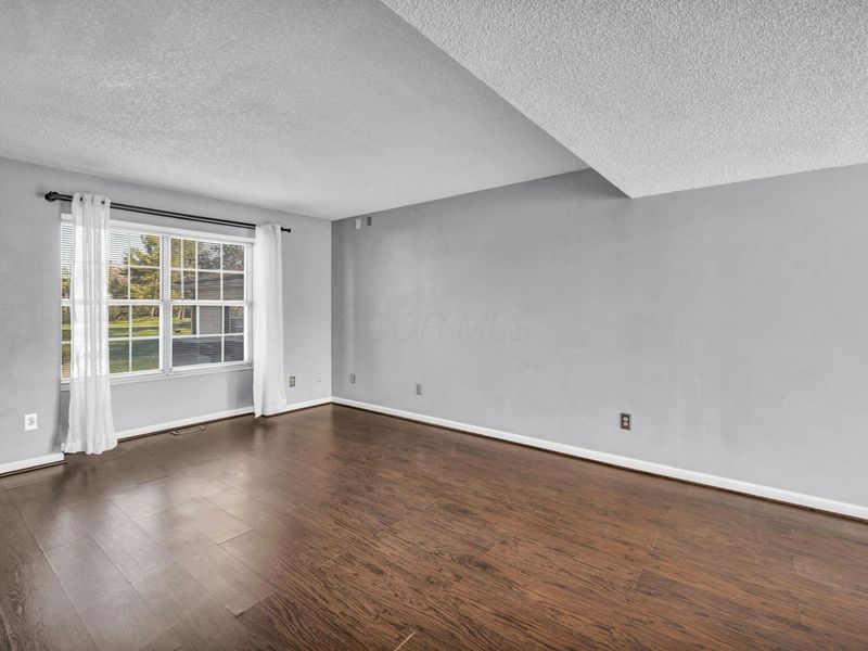 4975 Stoneybrook Boulevard, Unit 14E, Hilliard, OH 43026 Photo 5