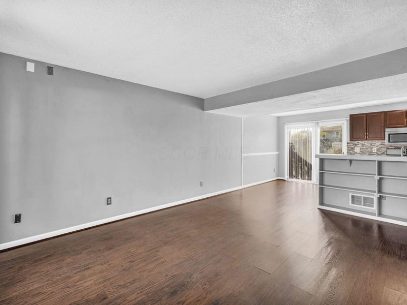4975 Stoneybrook Boulevard, Unit 14E, Hilliard, OH 43026 Photo 6