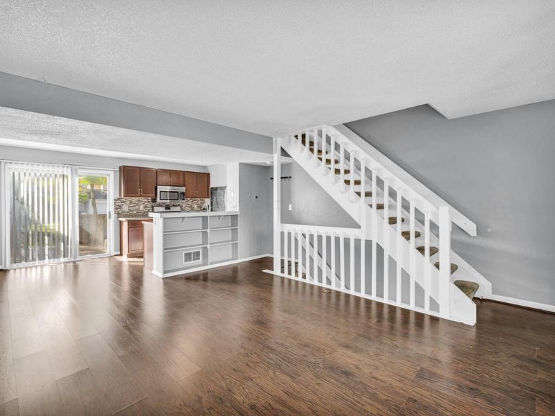 4975 Stoneybrook Boulevard, Unit 14E, Hilliard, OH 43026 Photo 7