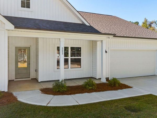 202 Et Batson Road , Burgaw, NC 28425