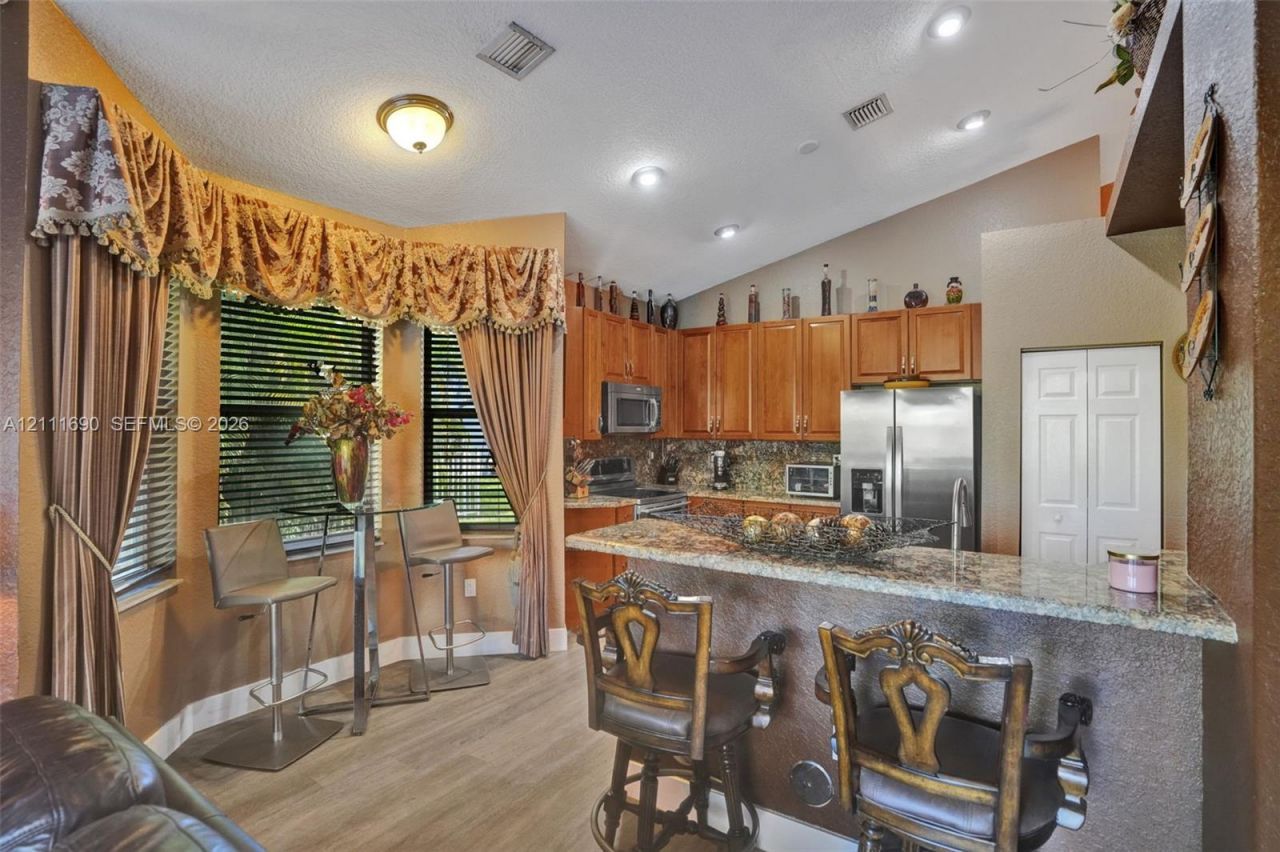 694 SW 159th Ln , Pembroke Pines, FL 33027 Photo