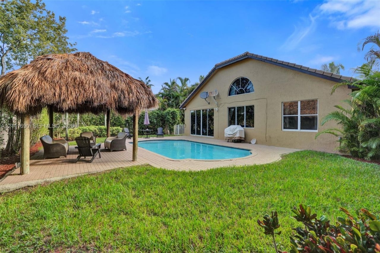 694 SW 159th Ln , Pembroke Pines, FL 33027 Photo