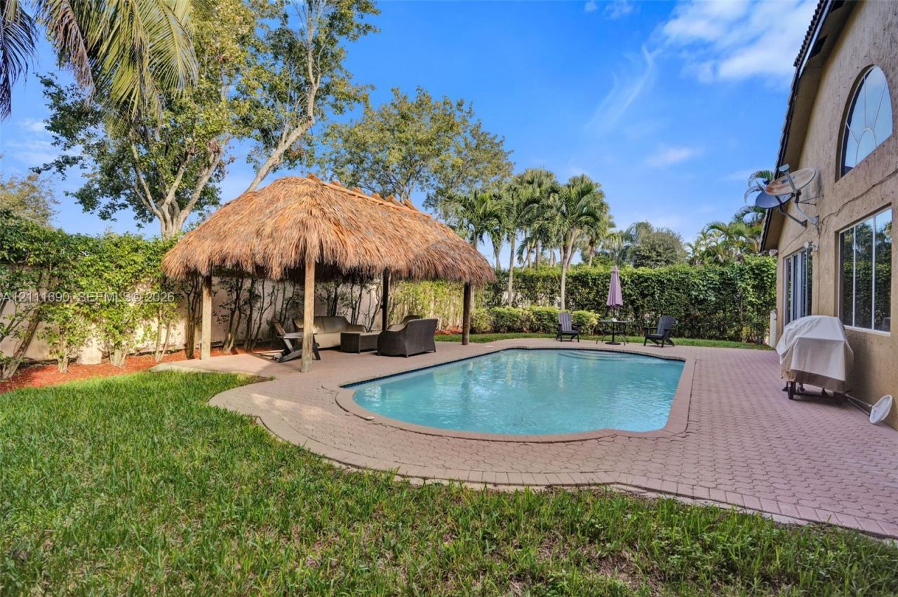 694 SW 159th Ln , Pembroke Pines, FL 33027 Photo