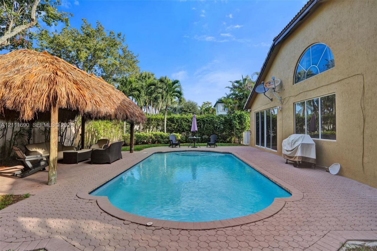 694 SW 159th Ln , Pembroke Pines, FL 33027 Photo