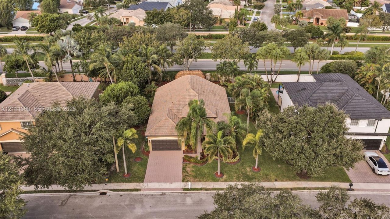 694 SW 159th Ln , Pembroke Pines, FL 33027 Photo