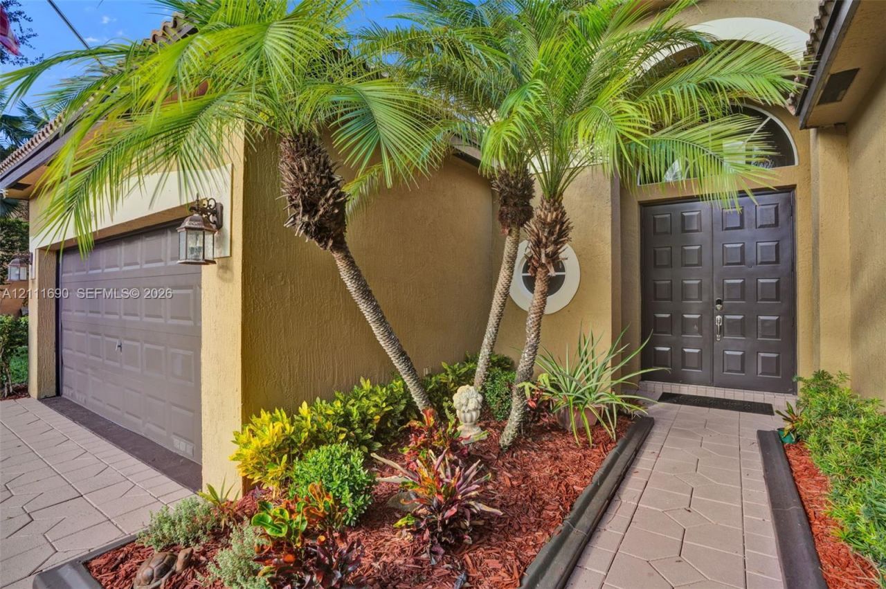 694 SW 159th Ln , Pembroke Pines, FL 33027 Photo