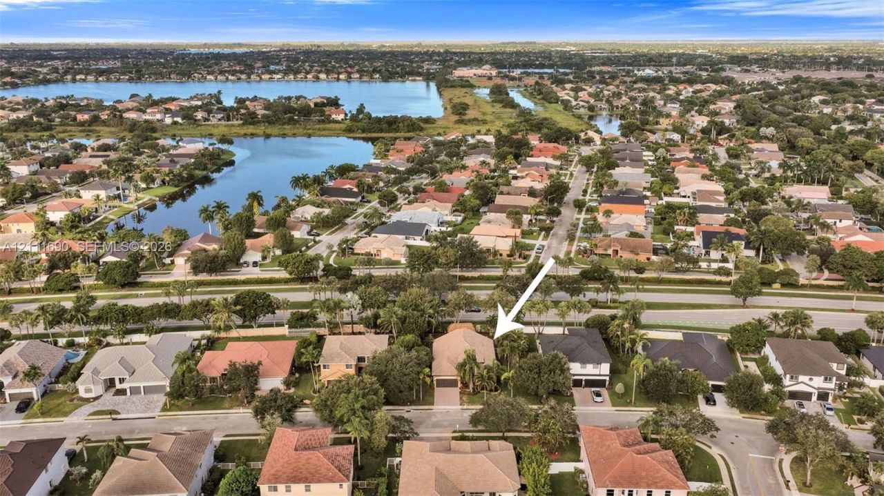 694 SW 159th Ln , Pembroke Pines, FL 33027 Photo