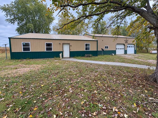 828 PROPES Road , Iuka, IL 62849