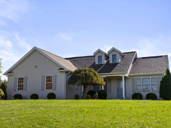 6350 Windsong Way, Nashport, OH 43830