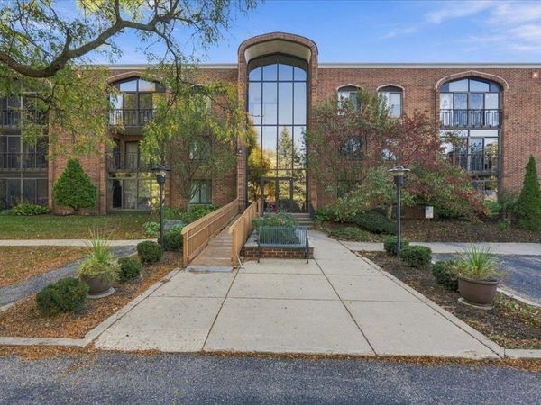 325 S Yellowstone Drive, Unit 123, Madison, WI 53705