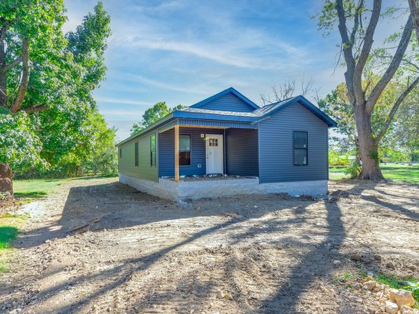 309 S Pine St , Hohenwald, TN 38462