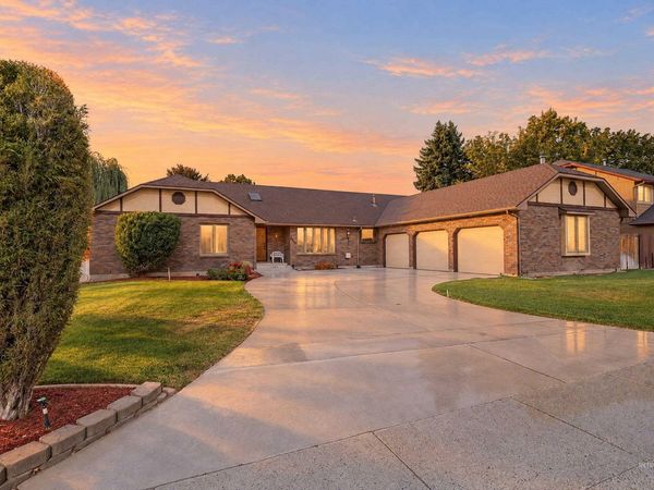 8844 W Brookview Drive, Boise, ID 83709