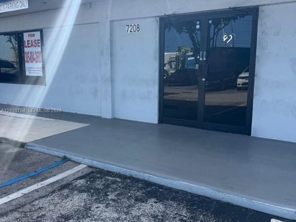 7208 NW 72nd Ave , Miami, FL 33166