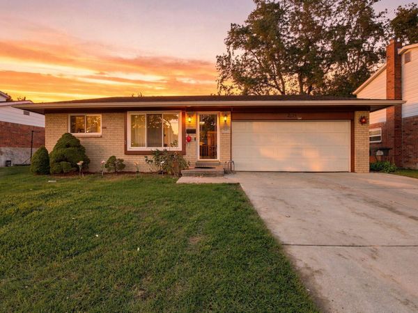 15377 Vivian st Street, Taylor, MI 48180