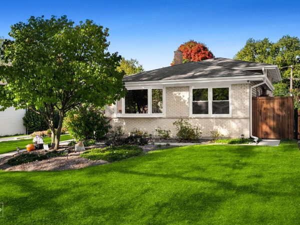 562 Coolidge Avenue , Glen Ellyn, IL 60137