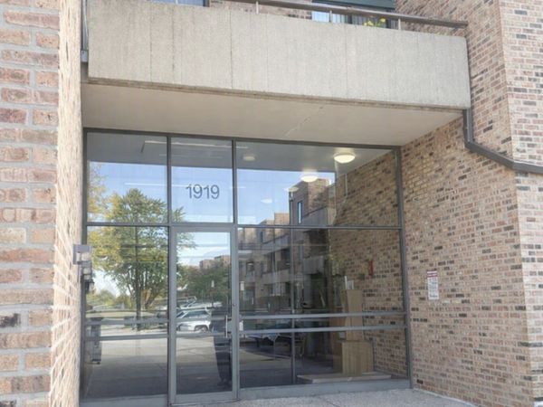 1919 Prairie Square, Unit 302, Schaumburg, IL 60173