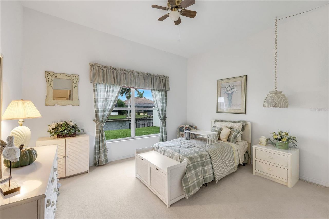 305 SE 31st Street , Cape Coral, FL 33904 Photo