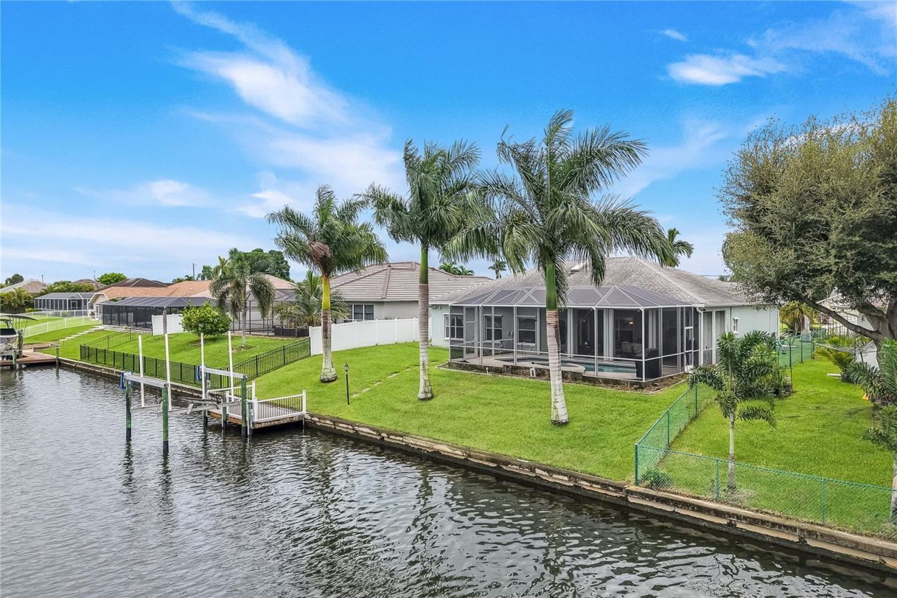 305 SE 31st Street , Cape Coral, FL 33904 Photo