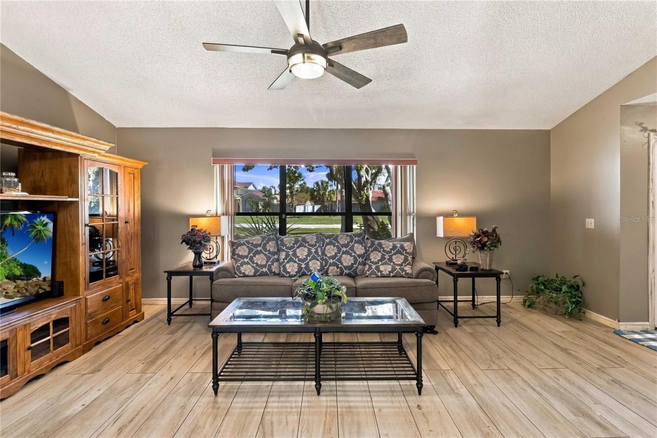 2490 Albany Drive , Kissimmee, FL 34758 Photo